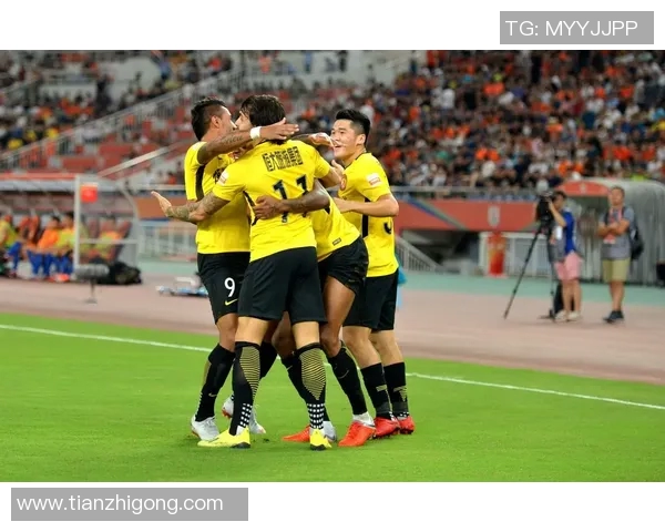 恒大与鲁能激战正酣谁能在这场较量中笑到最后