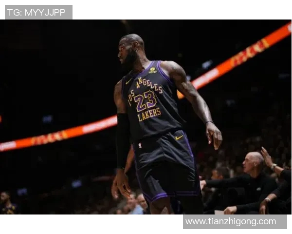 湖人队与惹火队激战正酣谁将夺得本赛季的胜利荣耀