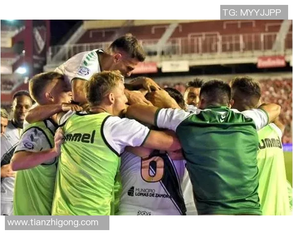 河床与班菲尔德的精彩对决比分分析与赛后点评