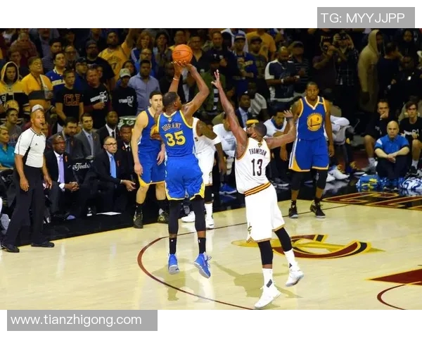 勇士与骑士NBA决赛总分对决回顾及精彩瞬间分析