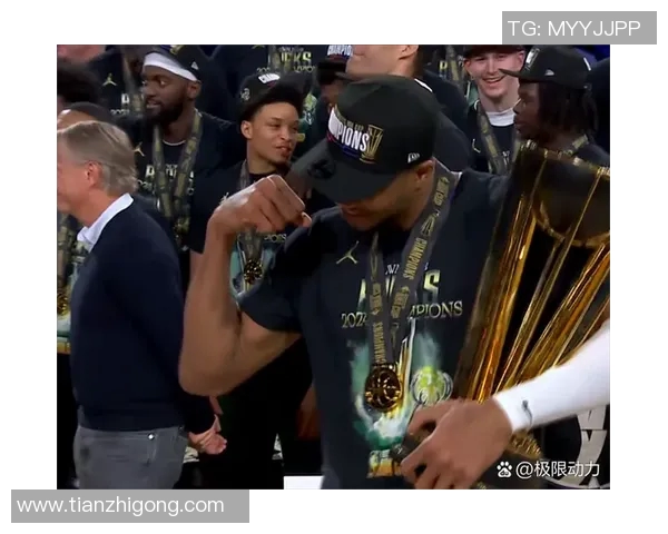 达米安利拉德:从新秀到NBA巨星的传奇之路与未来展望 达米安利拉德:从新秀到NBA巨星的传奇之路与未来展望