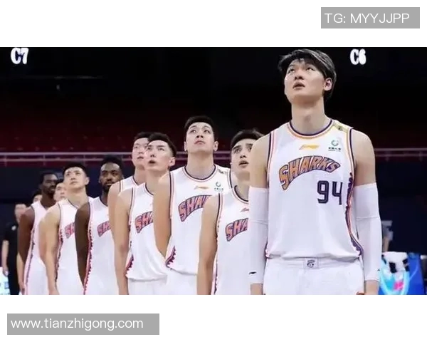 上海男篮对决解放军男篮精彩赛事回顾与分析