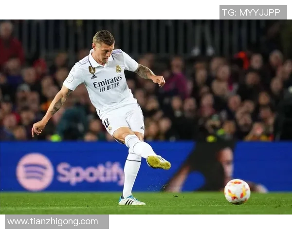 克罗斯领衔德国足球新篇章展望未来赛季的挑战与机遇 克罗斯领衔德国足球新篇章展望未来赛季的挑战与机遇