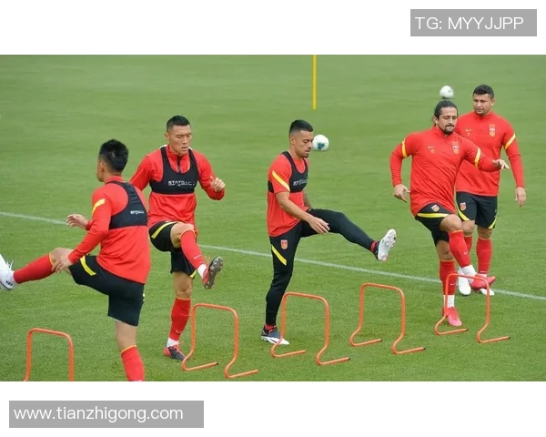 杭州网球队配合问题引发热议球员间默契与战术选择成焦点 杭州网球队配合问题引发热议球员间默契与战术选择成焦点