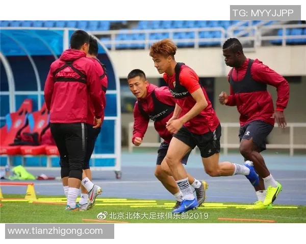 深入探讨北京足球队在比赛中的意识表现与数据分析方法 深入探讨北京足球队在比赛中的意识表现与数据分析方法