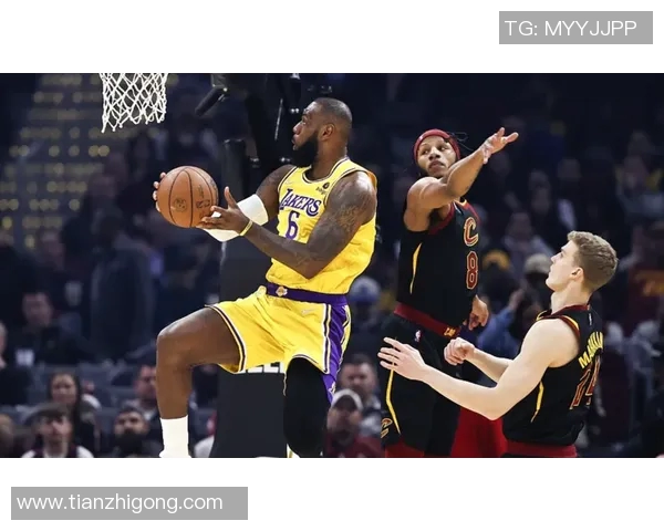 湖人对决热火激情四溢酷玩篮球盛宴尽在眼前 湖人对决热火激情四溢酷玩篮球盛宴尽在眼前